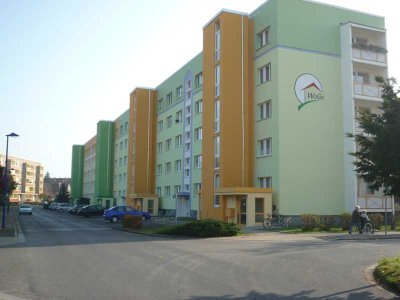 Erstbezug nach Sanierung. Freundliche 2-Raumwohnung zu vermieten!