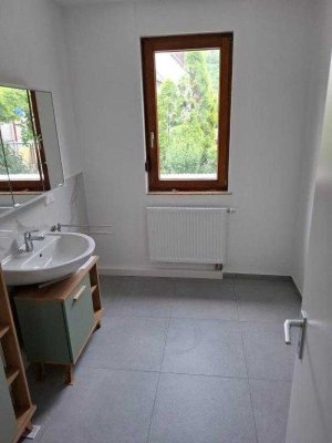 Stilvolle, modernisierte 2-Zimmer-Erdgeschosswohnung in Mühlacker