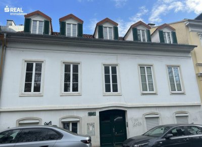 Geräumige 4 Zimmer-Altbau-Dachgeschosswohnung zum Fertigausbau - LKH-Nähe