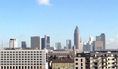 Penthouse am Rebstockpark mit Skylineblick - Mit dem Aufzug direkt in die Wohnung
