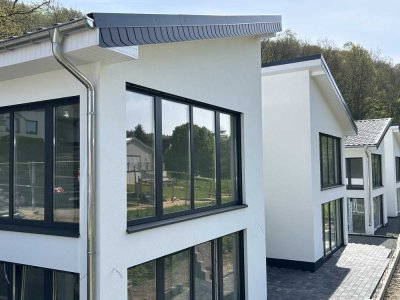 Luxuriöses Familienleben: Neubaudoppelhaushälfte in Lindenberg