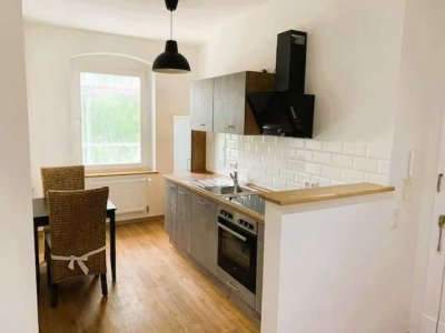 Attraktive 2-Zimmer-Wohnung mit Balkon & Möblierung in Berlin Johannisthal (Treptow)