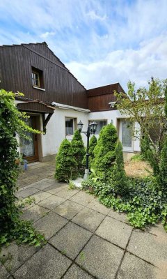 Hauptstadtmaker-Bezugsfreies Haus auf großem Grundstück