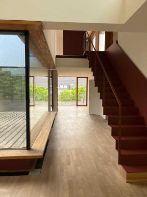 Repräsentative 5-Zimmer-Penthouse-Wohnung in architekturprämiertem Stadthaus