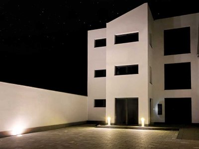 Moderne Erdgeschosswohnung mit großem Garten in zentraler Lage