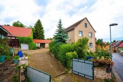 Bezugsfreies Einfamilienhaus mit Nebengelass