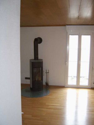 Freundliche 5-Zimmer-Maisonette-Wohnung mit Balkon und EBK in Engen