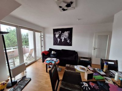 Schöne Wohnung mit zwei Zimmern und Balkon in ruhiger, begrünter Wohngegend in Halberstadt