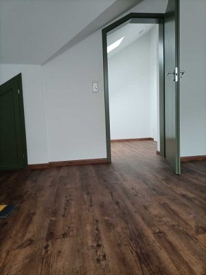 Stilvolle 2-Zimmer-Wohnung neu renoviert