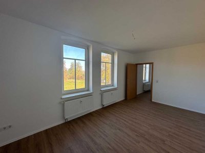Erstbezug nach Sanierung WE2 im OG: geräumige 2,5-Zimmer-Wohnung zur Miete in Mansfeld