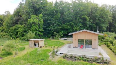 Naturnaher Rückzugsort in ruhiger Lage unweit von Ammersee, Starnberger See und Weilheim.