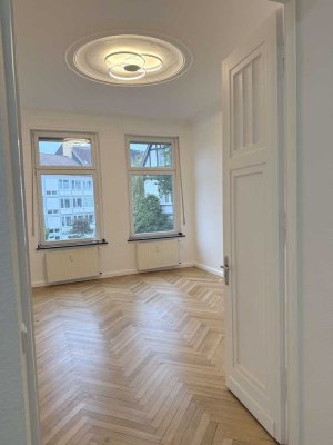 Modernisierte Altbauwohnung im 1. OG in Oberkassel