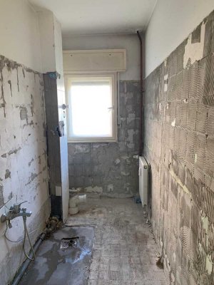 !Provisionsfrei! Sanierungstraum  3-Zimmer-Wohnung mit Potenzial