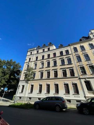 *** großzügige 3-Raum-Maisonettewohnung mit Aufzug, EBK möglich***