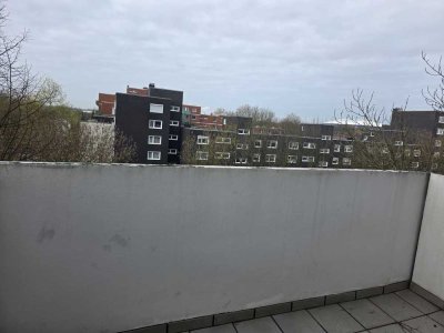 TOP sanierte 3 Zimmer Wohnung mit Balkon; Aufzug