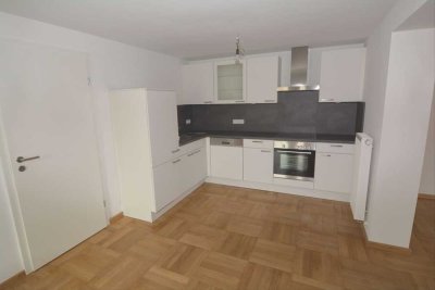 Bezaubernde 2-Zi.-Whg. in Coburg/Seidmannsdorf mit EBK u. Garage
