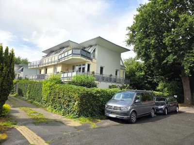 Vermietete Dachgeschoss-Eigentumswohnung mit Balkon in bester Unilage