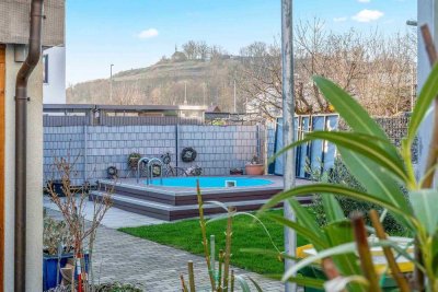 Hochwertige Doppelhaushälfte mit Einliegerwohnung & Pool