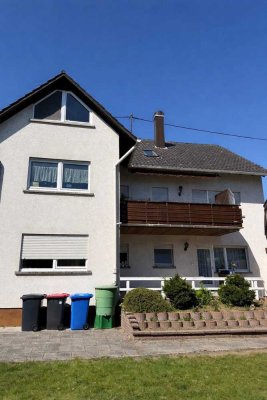 Schöne, helle 3,5 - Zimmer- Dachgeschoss- Wohnung in ruhiger Lage in KA - Neureut zu vermieten