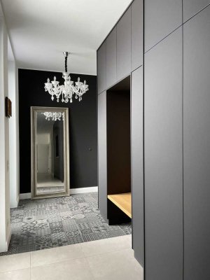 Penthouse - Skyline views - 3m high ceilings