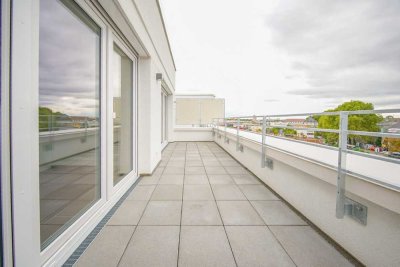 WOW - TOP 4-Zi.-Penthouse-Wohnung mit Dachterrasse, zwei Bädern, Stellplatz!