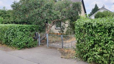 Doppelhaushälfte mit Charakter, Garten und Potenzial in Berlin-Köpenick