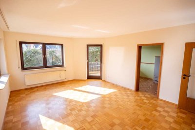 Ruhige Wohnung mit tollem Ausblick, Balkon und Einbauküche