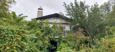 Altes Häuschen mit ruhigem Traumgrundstück