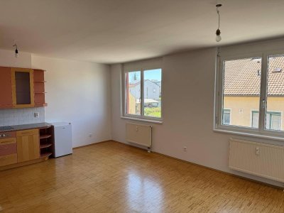 Renovierte Wohnung in ruhiger Seitengasse bei U6