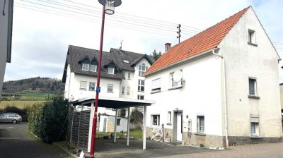 Freistehendes Einfamilienhaus mit Carport und Garten in Ettringen