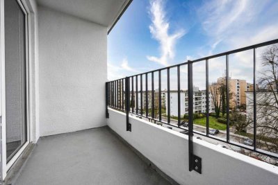 Kapitalanlage! Vermietete 2-ZKB Wohnung mit großer Süd-Loggia! Fernwärme., neuer Aufzug etc.