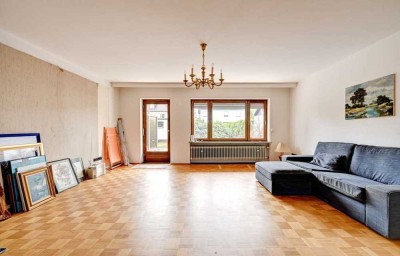 Doppelhaushälfte mit großem Grundstück und Potenzial