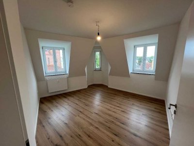 SCHÖNER WOHNEN. Kernsanierte 2 Zimmer -Wohnung nach KFW 55 Standard in Top-Lage - H2F