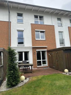 Schönes und gepflegtes 5 Zimmer Mittelreihenhaus mit Carport
