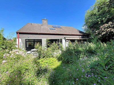 Endlich Platz, Garten und Garage! Großzügiges Ein-/Zweifamilienhaus in Rüthen-Altenrüthen!