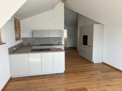 Dachgeschoßwohnung mit wunderschöner Aussicht  und großzügigen Wohnraum