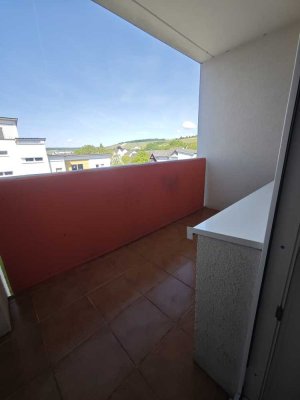 3 Zimmer Wohnung mit Balkon