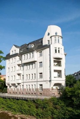 Wohnung mit Terrasse und offener Küche - mit Einbauküche