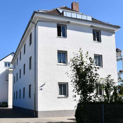 Neuwertige 3-Zimmer-Wohnung mit Dachterrasse zu vermieten