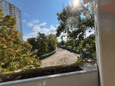 Ohne Maklerprovision 296.000 € - 83 m² - 3.5 Zi. Schöne lichtdurchflutete Wohnung mit großem Balkon