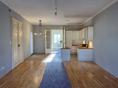 Großzügige 3-Zimmer Altbauwohnung mit 37m² Terrasse