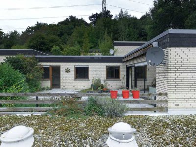 Herzogenrath - Einfamilienhaus in Waldrandlage mit Terrasse und Blick auf die Burg
