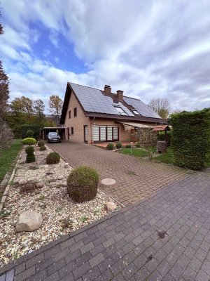 Einfamilien-Doppelhaushälfte mit großem Garten, Photovoltaik & gepflegter Ausstattung in PB- Elsen