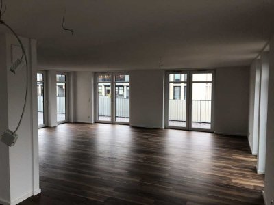 Helle moderne 149qm Wohnung mit Dachterrasse, Südbalkon und TG Stellplatz - Baujahr 2020