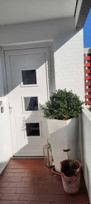 Sonnige 1, 2/2 Zimmer Wohnung im 4. OG mit Balkon in Faldera