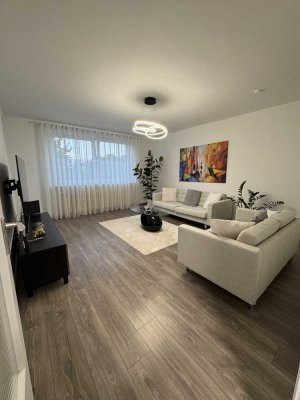 Moderne & helle 3-Zimmer-Wohnung mit Balkon, Abstellraum, Top-Lage & hochwertiger Vollmöblierung