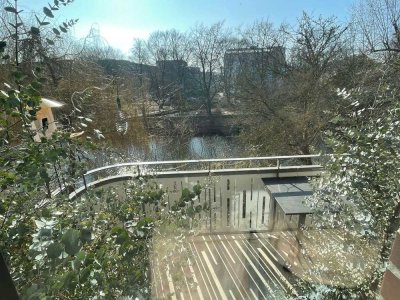 Helle, ruhige u. neuwertige 2-Zi-Whg direkt am Osterbekkanal mit hauseigenem Bootsanleger, v. privat