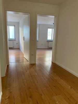 Exklusive, vollständig renovierte 3-Raum-Wohnung mit Balkon und Einbauküche in Kaufbeuren