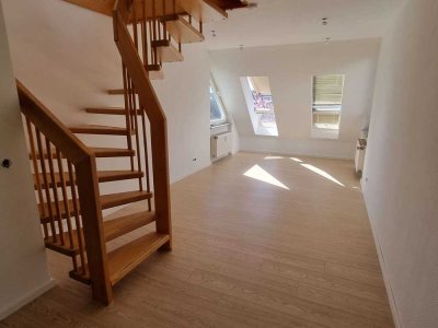 Erstbezug | Renoviert | Einbauküche | inklusive Strom | 2 Zimmer-Maisonettewohnung in Kelkheim Mitte