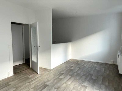 ERSTBEZUG nach SANIERUNG :-) MIT BALKON